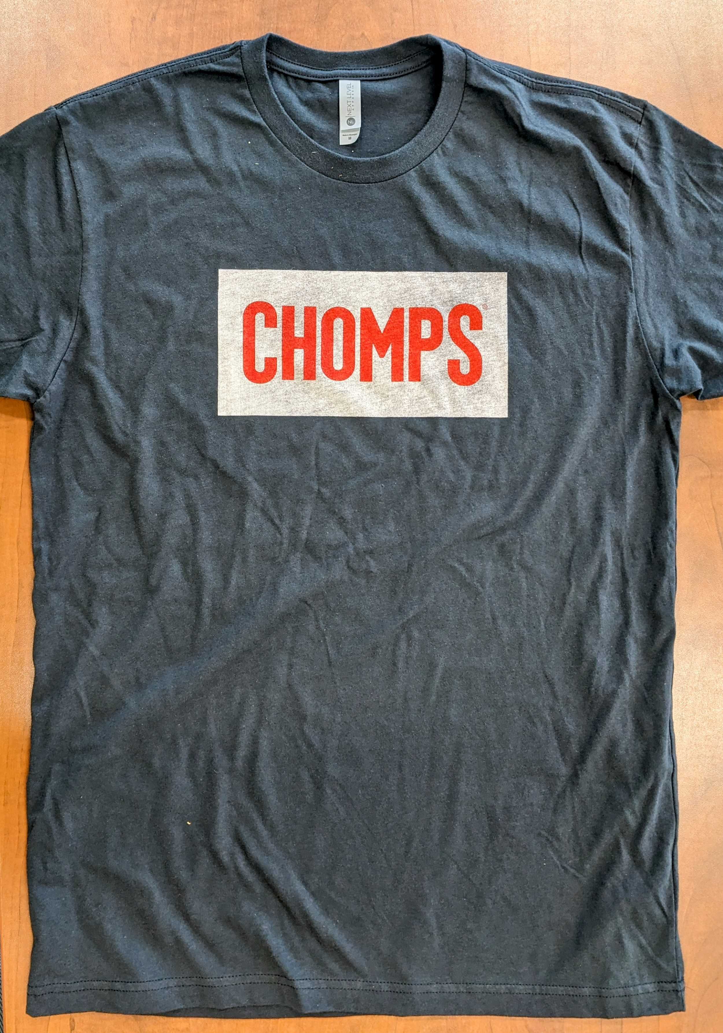 T-shirt Chomps logo